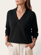 Auvie – Relaxed V-Neck Elegant Knit